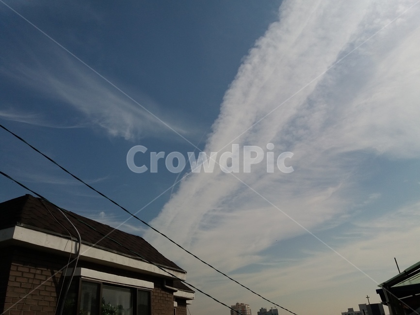 켐트레일,비행운,살포,chemtrail,contrail,햇빛,구름,매연,미세먼지,공해,공기오염,호흡곤란,건강,공포,경악,혐오,일루미나이티,세계정부,악의축,사탄,하늘,힌색,청색,인천