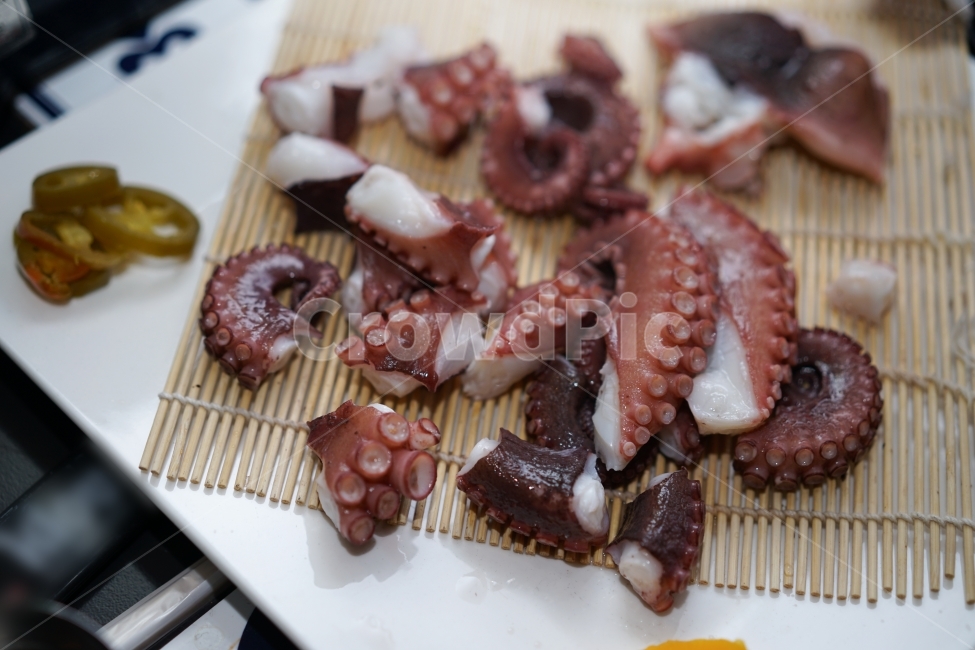 	안주,먹방,문어,해산물,문어숙회,술안주,회,먹거리,음식,푸드,씨푸드,시푸드,술자리,식감,소주안주,안주거리,안줏거리,빨판,음식,식재료,요리,food,cook,meal,dishes,food reserves,수산물,해산물,fishery products,seafood