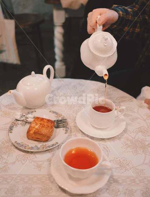 홍차,디저트,스콘,카페,감성사진,찻잔,음식,식재료,요리,food,cook,meal,dishes,food reserves,디저트,간식,후식,dessert,snack,음료수,drink,beverage