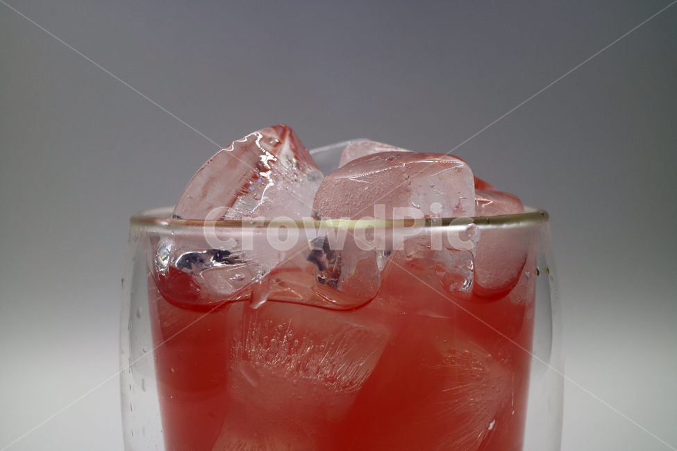 음료,음료수,주스,쥬스,얼음,시원한,갈증,음식,식품,drink,beverage,칵테일,유리잔,유리컵,주황색,오브젝트,누끼,음료수,drink,beverage,누끼,remove background