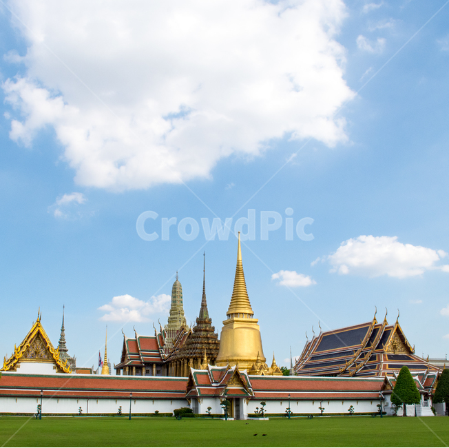 방콕,왕궁,동남아,태국,bangkok,thailand,palace,관광지,풍경,하늘,구름,temple,유적지,관광명소,여행지,방콕왕궁,문화재,동남아시아,해외,궁전,랜드마크,landmark,tourist attraction,해외,외국,세계,foreign,oversea,world,세계랜드마크,해외랜드마크,외국랜드마크,world landmark,world tourist attraction,건축물,건물외관,exterior,building,structure,architecture,construction,건물,steeple,뾰족한 탑,tower,탑,spire,첨탑