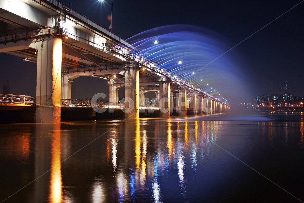 반포대교,2층교량,분수쇼,잠수교야경,선박운항,야경,밤,풍경,nightscape,night,landscape,도시,city,한국도시풍경,한국도시경관,korea cityscape,water,물