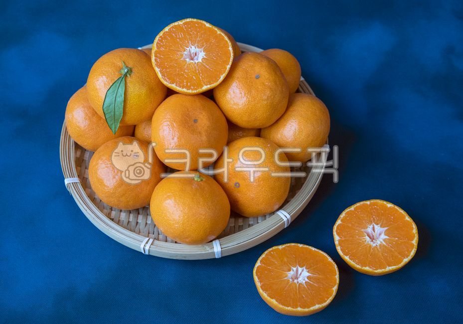 mandarin,Sweet and sour,citrus fruits,fruit,bowl,leaf,Orange,delicious,food,tangerines,orange,citrusfruit,sweet,Jeju tangerines