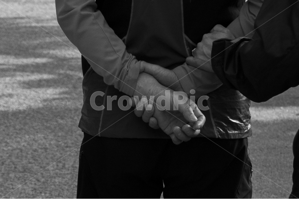 노부부,부부,흑백사진,사랑,뒷모습,할머니,할아버지,oldcouple,couple,love,monochromephotograph,감성사진,사람,인물,인간,human,person,신체일부,몸,body,연인,커플,사랑,lover,couple,흑백,모노톤,monochrome,black and white