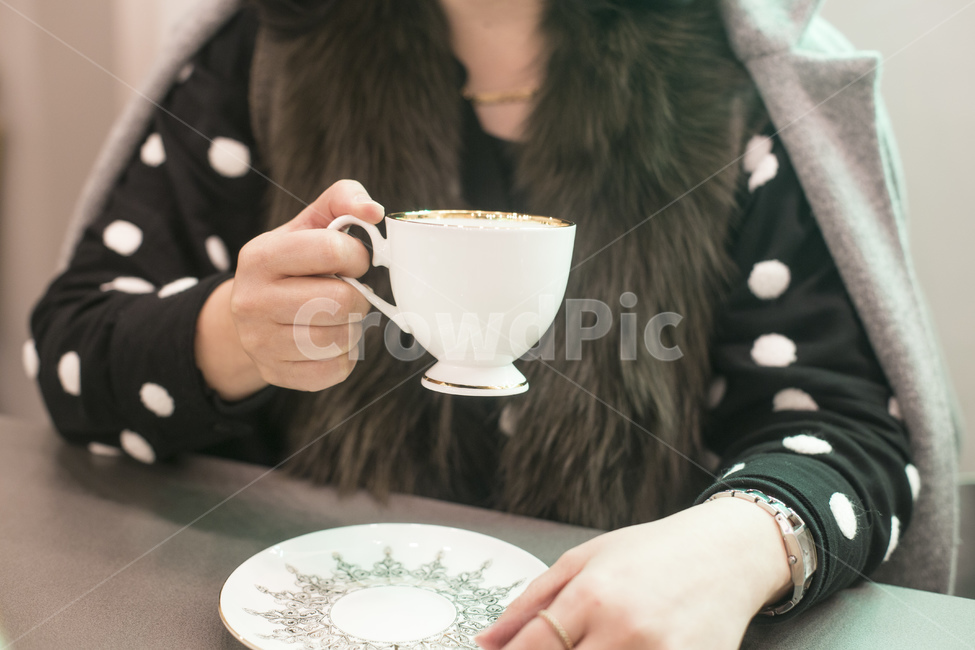 커피,차,커피잔,받침,사람,손,카페,카페인,컵,커피,카페,coffee,cafe
