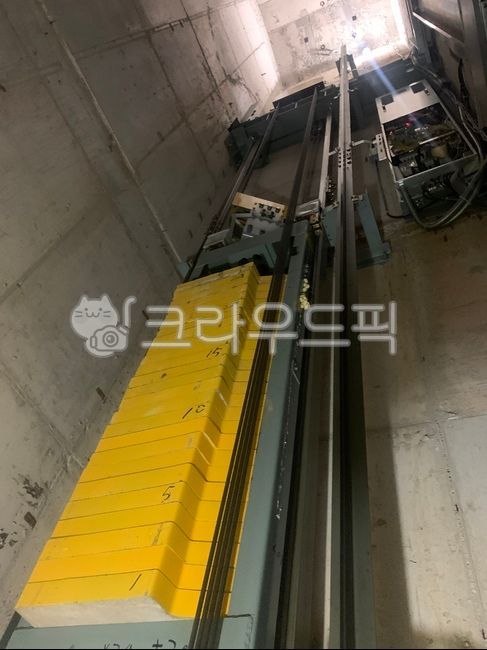 ,elevator,machine,lift,electricity,Inside the elevator,Facility construction