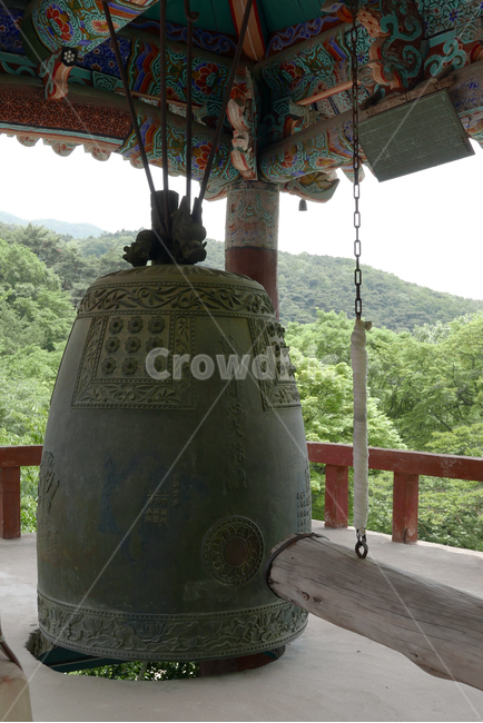 한국전통,문화,전통문화,불교,사찰,종교,불교문화,절,전통건축,문양,전통문양,디자인,전통색,색감,처마,구조,종,종소리,타종,문화재,청동,한국전통,한국문화,korean traditional,korean culture,종교,신앙,religion,belief,faith,사물,물건,오브젝트,thing,object,matter