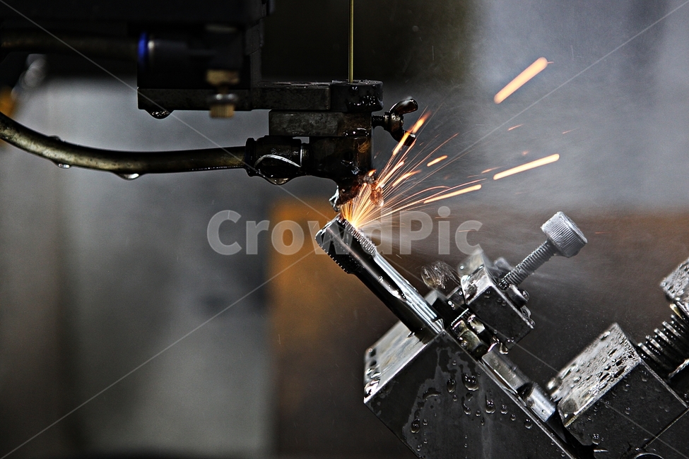 방전,불꽃,절단,산업,기계,물분사,전기,산업,industry,industrial,제조업,manufacturing business,manufacturing industry
