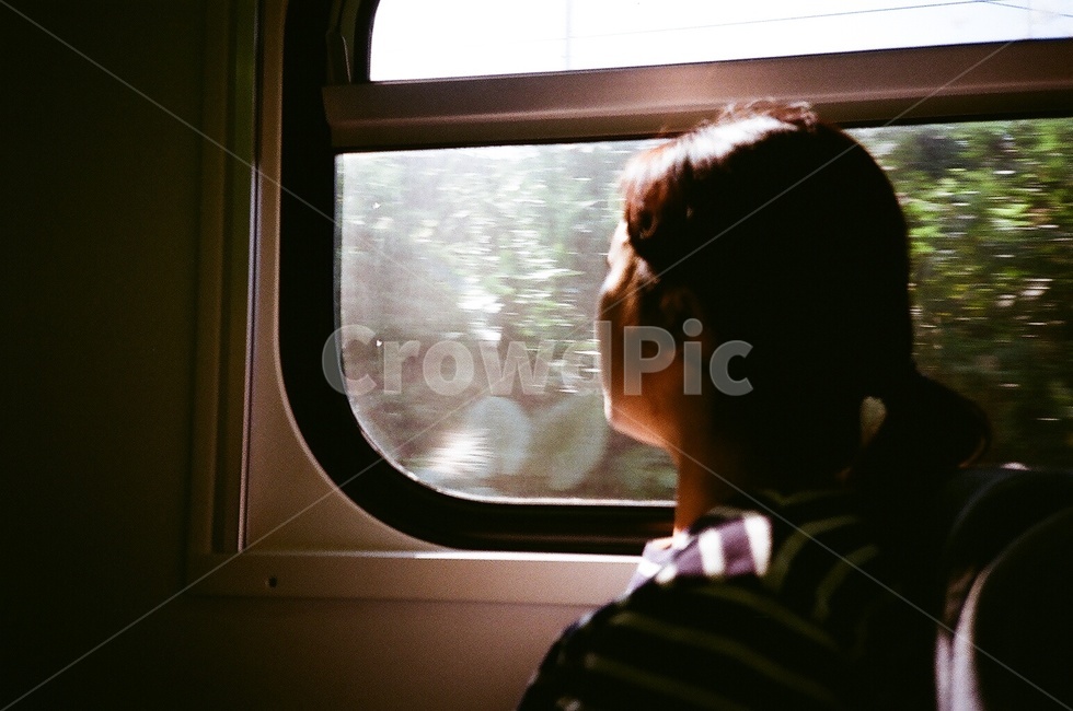 window,창문,기차,여행사진,필름사진,인물사진,여성,여자,woman,female,lady,여행,휴가,traveling,vacation,trip