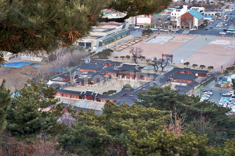 화성행궁,행궁,수원,궁궐,궁,팔달산,한국전통,한국문화,korean traditional,korean culture,랜드마크,landmark,tourist attraction,한국랜드마크,한국관광지,한국명소,korea landmark,korea tourist attraction,건축물,건물외관,exterior,building,structure,architecture,construction