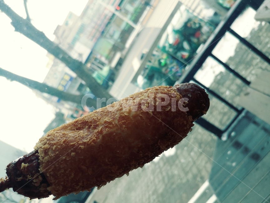 핫도그,소세지,밀가루,빵,튀김,나무,겨울,음식,식재료,요리,food,cook,meal,dishes,food reserves,빵,bread,디저트,간식,후식,dessert,snack