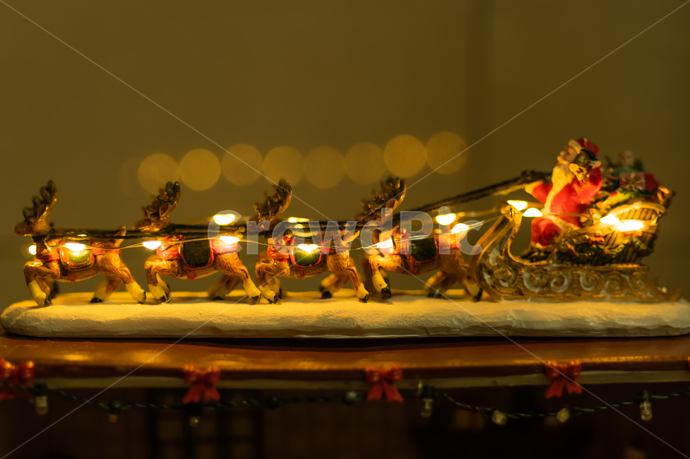 산타,santa,따뜻한,사진,크리스마스,christmas,겨울,계절,winter,season,야경,밤,풍경,nightscape,night,landscape,조각상,동상,석상,조형물,statue,bronze statue,stone statue,축제,행사,festival,carnival,event,메리크리스마스,성탄절,merry christmas