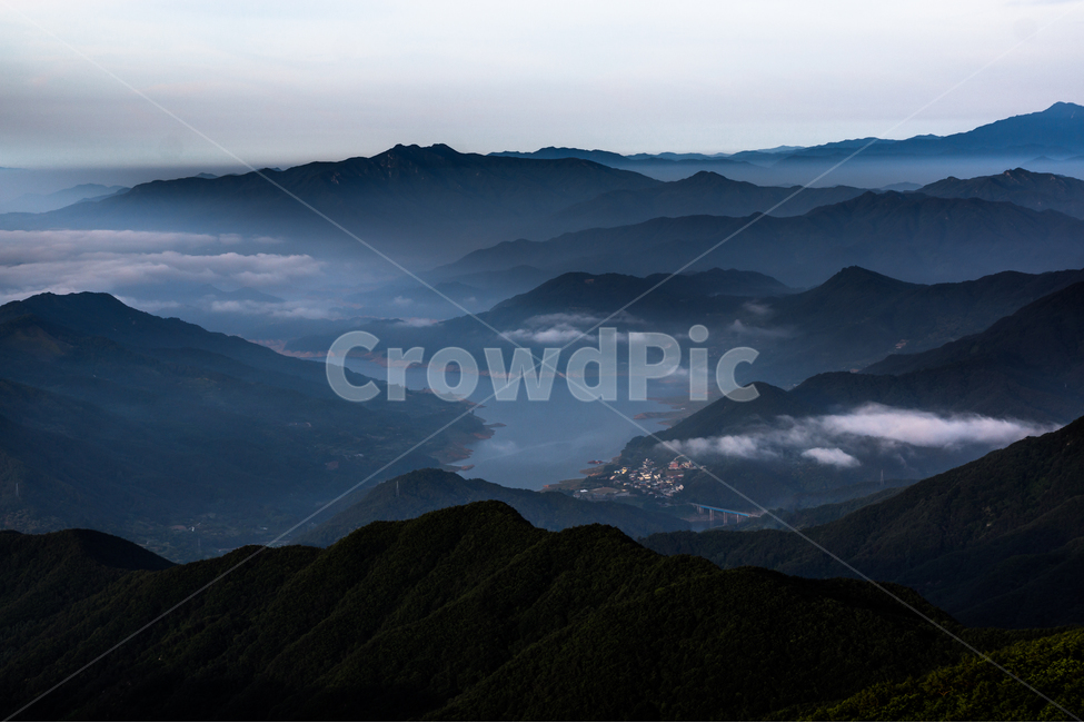 자연,풍경,식물,여명,하늘,산,운해,합천호,자연,풍경,nature,landscape,한국자연풍경,한국자연경관,korea nature landscape,mountain,mountain range,산맥,outdoors,옥외,peak,피크,slope,경사
