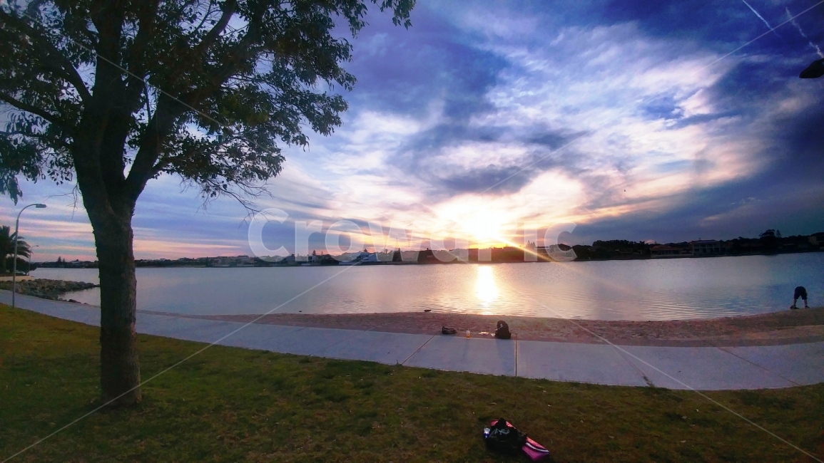 노을,저녁,호수,강,바다,해변,강가,호숫가,호수가,evening,sunset,lake,lakeside,river,riverside,sea,beach,calm,peaceful,atmosphere,분위기,sky,cloud,하늘,구름,light,빛,태양,sun,해,산책,산책로,walk,walking,감성사진,배경화면,배경사진,풍경,배경,풍경사진,평화로운,차분한,차분함,평화로움,scene,ambience,tranquil,still,background,자연,풍경,nature,landscape,해외,외국,세계,foreign,oversea,world,식물,plants,나무,trees,wood,휴식,힐링,rest,relaxation,healing,outdoors,옥외,flare,플레어