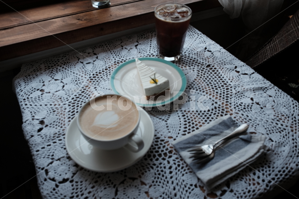 카페,라떼,아이스아메리카노,치즈케이크,디저트,음식,식재료,요리,food,cook,meal,dishes,food reserves,디저트,간식,후식,dessert,snack,커피,카페,coffee,cafe