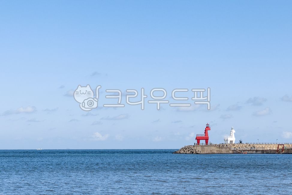 제주바다,푸른바다,푸른하늘,등대,제주도,수평선,korea,southkorea,jeju,jejudo,island,jejusi,sea,바다,ocean,대양,water,물,nature,자연,outdoors,옥외,beach,coast,copyspace