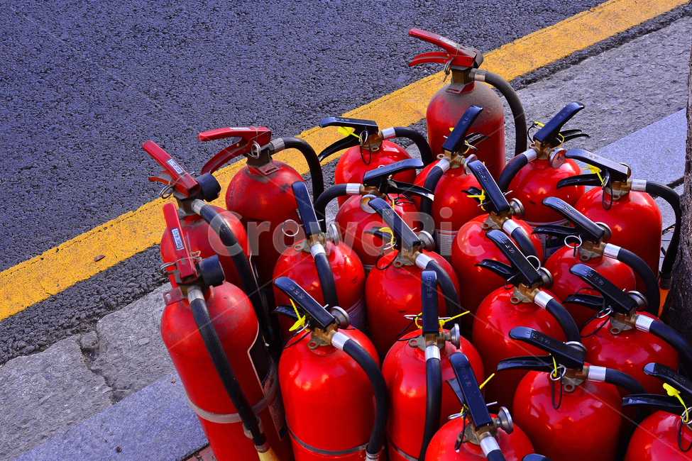 소화기,화재예방,분말식소화기,상비물,불,진압,fireextinguisher,진화,산업,가정용,산업용,예방,안전,빨강색,레드,red,불조심,사물,오브젝트,배경,백그라운드,background