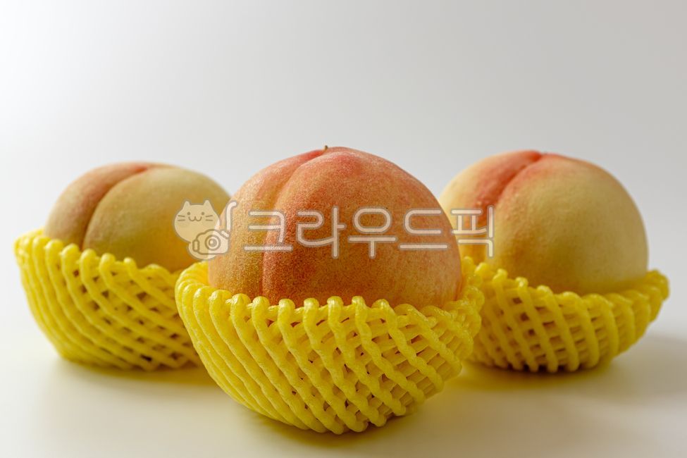 fruit,snack,skin,crush,Food Ingredients,ingredients,ripe,soft,close up,ingredient,Fruit,peach,vegetarian diet,raw,food,meal,squishy,white peach,dessert,grocery,sweet,fresh