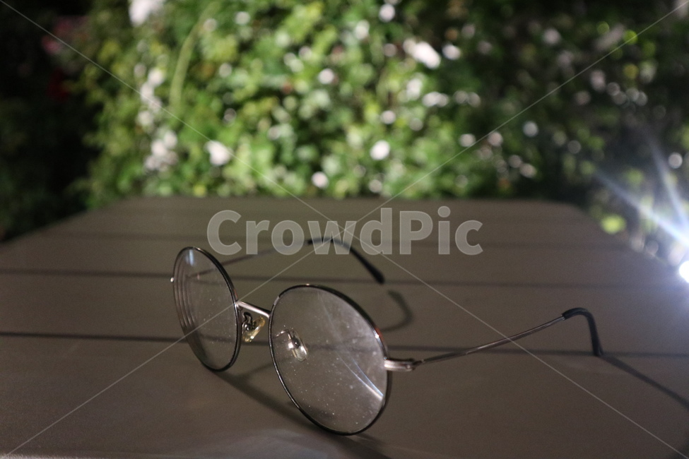 안경,강성,변화,외로움,부속물,부속품,accessory,accessories,glasses