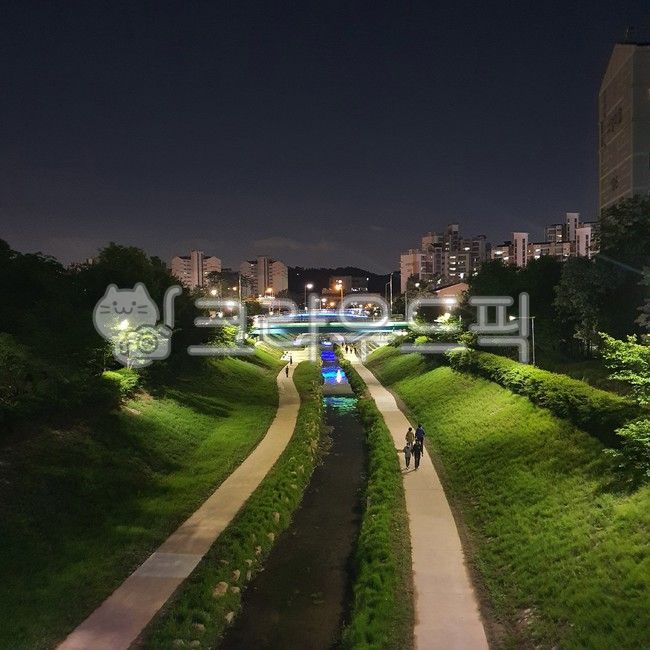 Neighborhood river,trail,summer walk,satellite city,summer night,summer night walk,Night hiking,evening walk,planned city,night walk