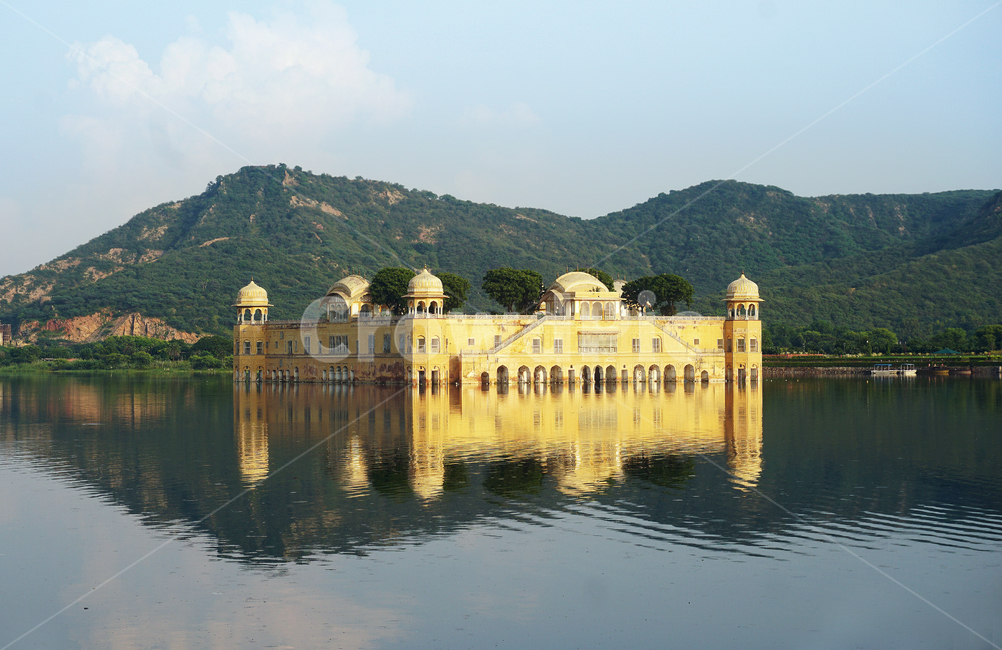 jalmahal,잘마할,인도,자이푸르,jaipur,india,palace,물의궁전,fantasy,궁전,수면,호수,강,건물,building,castle,성,건축물,architecture,랜드마크,landmark,tourist attraction,세계랜드마크,해외랜드마크,외국랜드마크,world landmark,world tourist attraction,건축물,건물외관,exterior,building,structure,architecture,construction,fort,요새,dome,둥근 천장