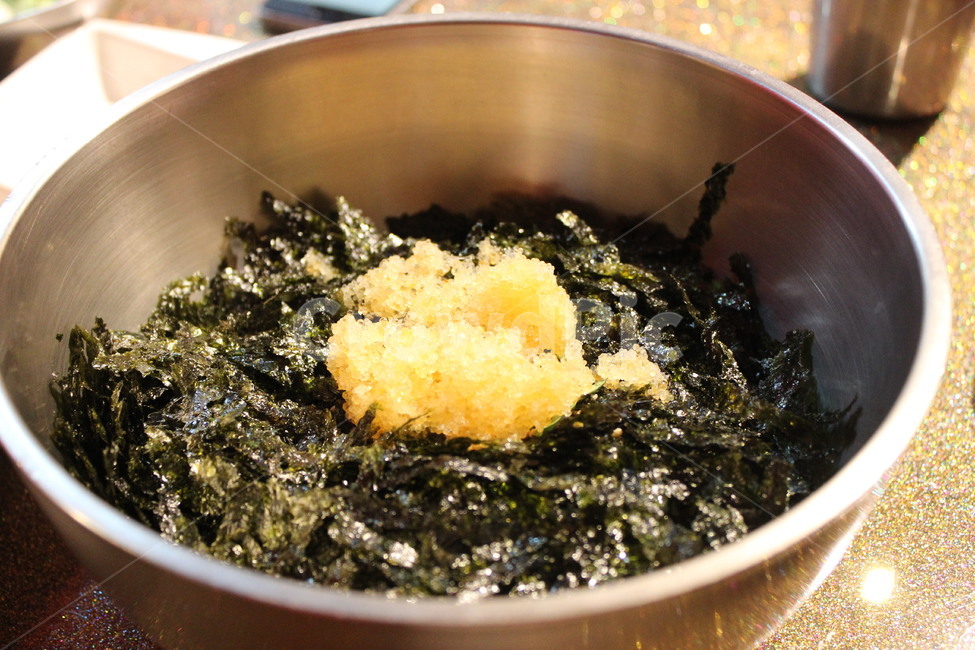 주먹밥,밥,쌀,날치알,날치알밥,김,날치알주먹밥,맛있는,식사,점심식사,저녁식사,식당,한국식당,한국음식,rice,food,korea,koreafood,koreanfood,다이어트