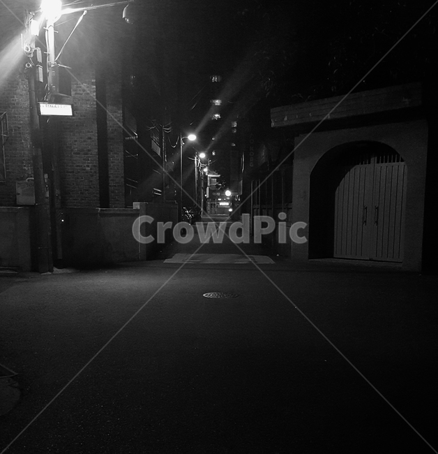 desolation,leave work,quiet,close,Grayscale,Street lamp