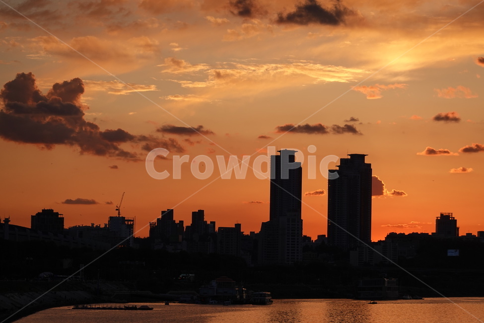 노을,한강공원,석양,풍경,sunset,sky,야경,nightview,도시,풍경,city,landscape,실루엣,그림자,silhouette,shadow,nature,자연,outdoors,옥외,dusk,황혼,dawn,새벽,red sky,붉은 하늘,하늘,일몰