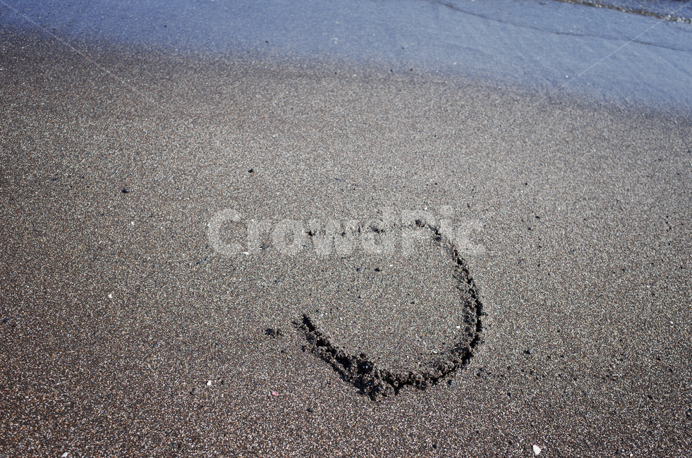 sand,모래,nature,자연,outdoors,옥외,shoreline,해안선,water,물,알파벳,alphabet,sea,바다,해변,beach
