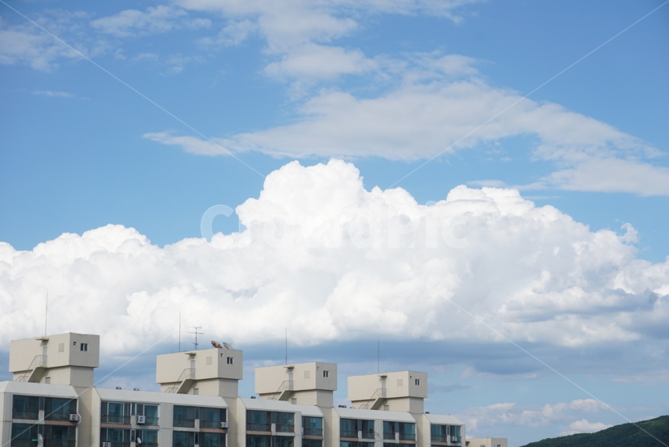 자연,nature,구름,하늘,푸른하늘,맑음,화창함,sky,cloud,cumulus,뭉게구름,아파트,korea
