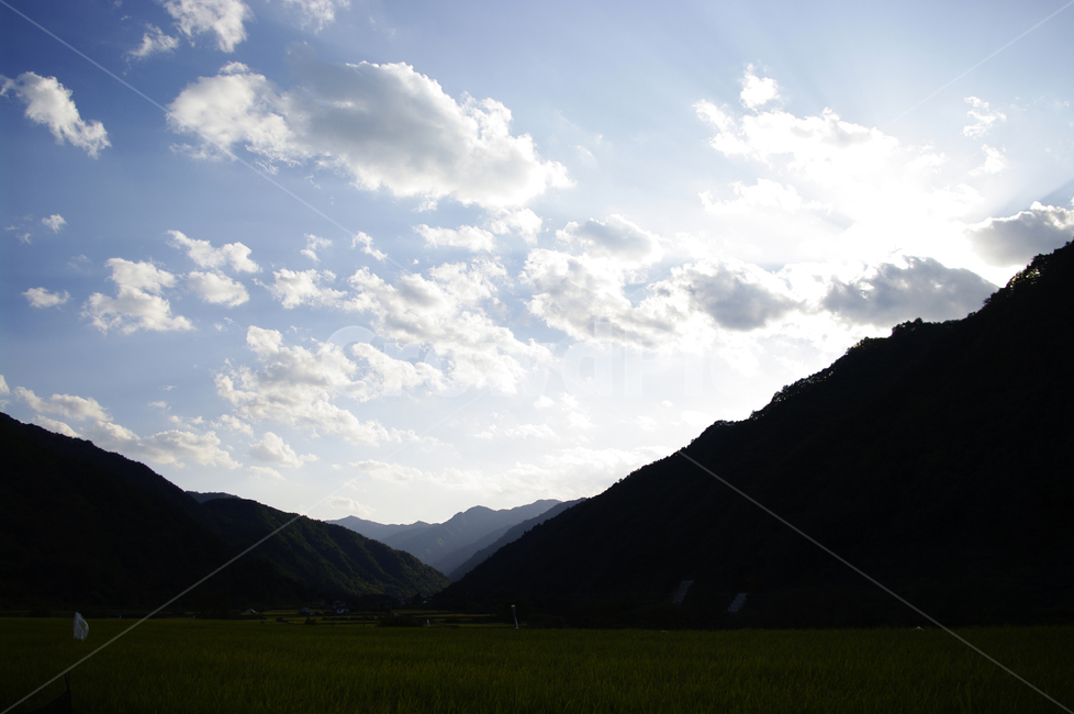 구름,하늘,빛,산,풍경,자연,풍경,nature,landscape,outdoors,옥외,mountain range,산맥,mountain