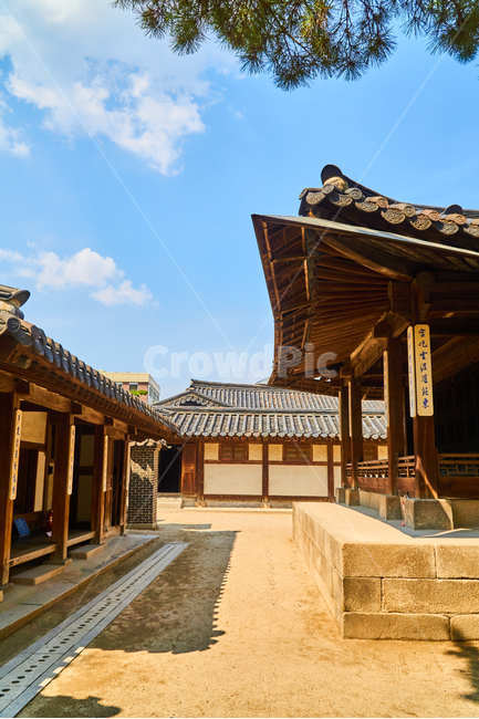 궁,운현궁,안국역,궁궐,민속,조선,한국적,한복,대한민국,봄,날씨,나무,나무집,경복궁,한국전통,한국문화,korean traditional,korean culture,건축물,건물외관,exterior,building,structure,architecture,construction
