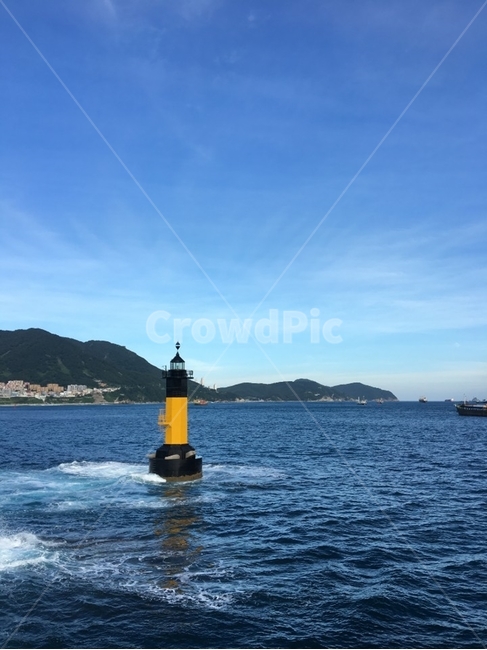 푸른하늘등대,하늘,바다등대,분위기있는,맑다,등대,lighthouse,nature,자연,outdoors,옥외,land,땅,water,물,shoreline,해안선,sea,바다,ocean,대양