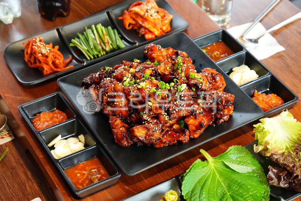 Pork feet,Seasoned Jokbal,spicy pigs feet,cook,fire tribe,Korean,reserves,dishes,pork,korean,food,meal,Korean food,meat,Buljokbal