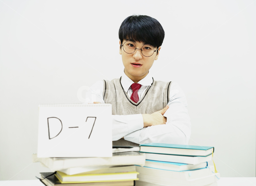 수능,교육,학생,교복,시험,강의,수업,고등학생,고3,남고생,남자고등학생,남고,수능시험,기말고사,중간고사,모의고사,exam,quiz,test,학업,공부,남자,남학생,사람,인물,인간,human,person,얼굴표정,facialexpression,face,남성,man,male,학교,education,learning,study,schoo,사람,인물,인간,human,person,얼굴표정,facial expression,face,남성,남자,man,male,감정표현,기분,feeling,emotion,교육,학교,공부,education,learning,study,school