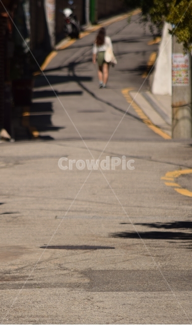 보행자,인간,사람,아웃포커스,길,human,person,pedestrian,outfocus,골목길,alley