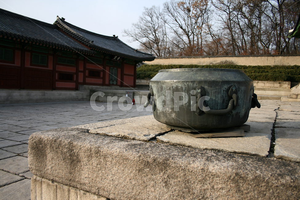 창덕궁,드므,궁궐,한국의궁,세계문화유산,문화유산,한국,한국전통,한국문화,korean traditional,korean culture,랜드마크,landmark,tourist attraction,한국랜드마크,한국관광지,한국명소,korea landmark,korea tourist attraction,사물,물건,오브젝트,thing,object,matter