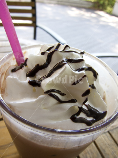 라떼,아이스라떼,크림,초코크림,latte,icecream,choco,아이스크림,여름,시원한,coffee,여유,차한잔의여유,부드러움
