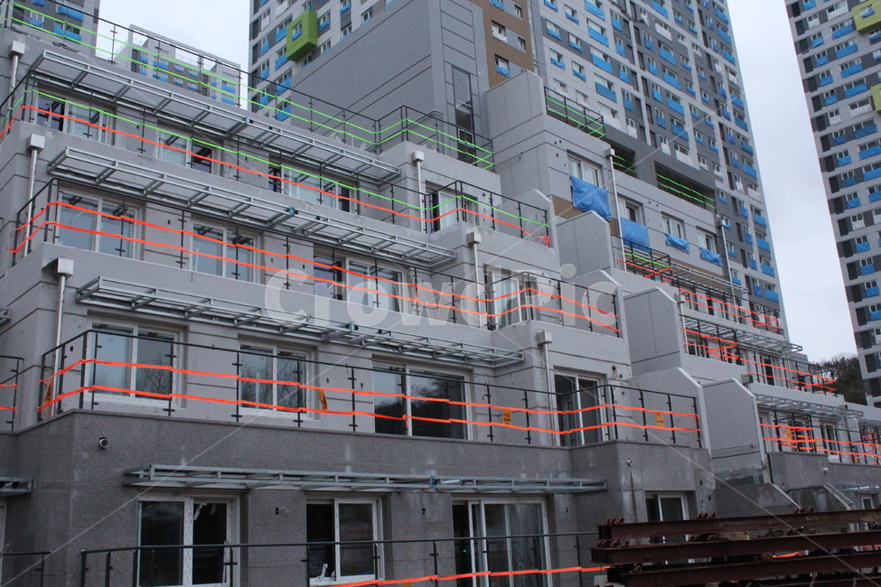 아파트공사,아파트공사현장,공사현장,추락방지선,아파트개발,건설업,건축업,construction industry