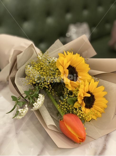 해바라기,해바라기꽃다발,꽃다발,꽃,식물,blossom,flower,plant,선물,튤립,조팝나무