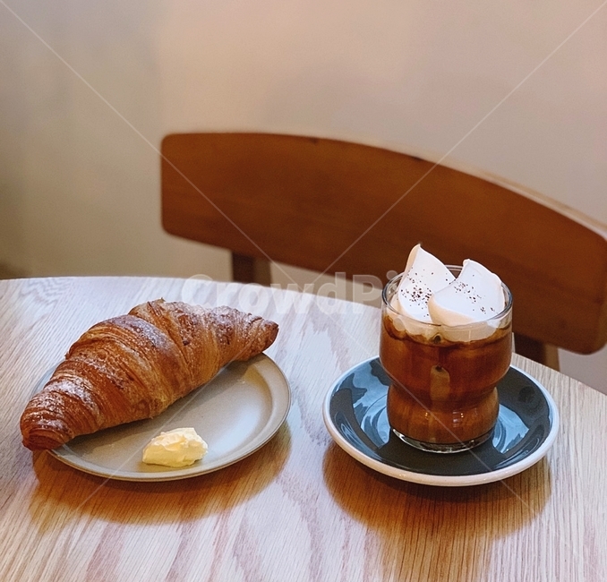 카페,디저트,커피,아인슈패너,크로와상,버터,아인슈페너,비엔나커피