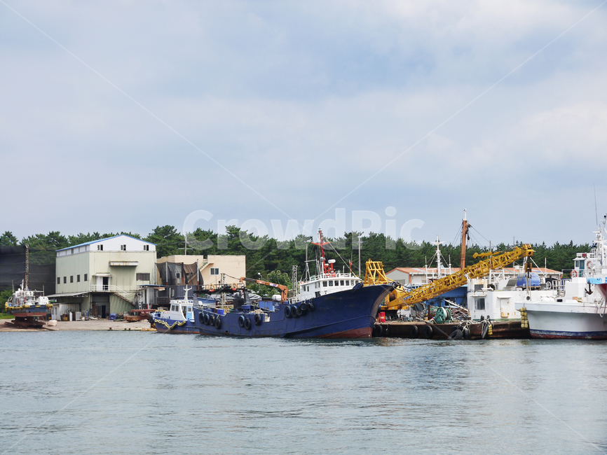 워터프론트,교통,선박,차량,교각,포트,보트,조선소,항만,aerial,big,business,cargo,cargoholds,cargoship,coast,container,containership,damaged,deck,dockyard,economy,equipment,export,factory,freight,global,harbor,harbour,heavy,import,industrial,industry,iron,logistic,marine,maritime,metal,nautical,port,repair,sailing,sea,seaside,ship,shiprepair,shipbuilder,shipment,shipping,shipyard,steel,structure,supplychain,technology,trade,transport,transportation,unberth,water,교통,교통수단,traffic,transportation
