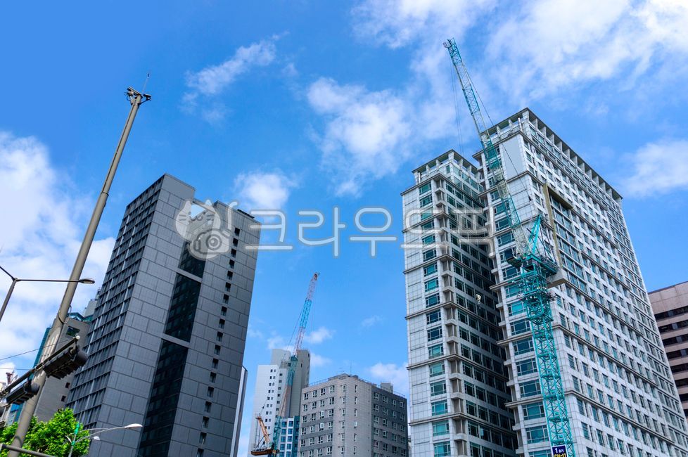 빌딩,비즈니스,비지니스,고층빌딩,대기업,회사,기업,건축물,도시,시티,city,highrise,town,어반,urban,business,concept,대도시,블루톤,유리창,glass,컨셉,콘셉,업무,사무실,오피스가,office,사옥,부동산,빌딩가,랜드마크,풍경,landscape,building,건물,officebuilding,사무실건물,하늘,구름,cloud,sky,야경,밤,풍경,nightscape,night,landscape,도시,city,한국도시풍경,한국도시경관,korea cityscape,건축물,건물외관,exterior,building,structure,architecture,construction