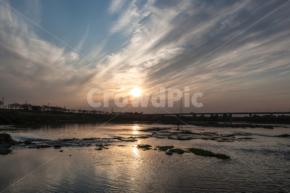 하늘,구름,풍경,석양,sunset,자연,풍경,nature,landscape,outdoors,옥외,sunlight,햇빛,sky,dawn,새벽,일몰,red sky,붉은 하늘,dusk,황혼