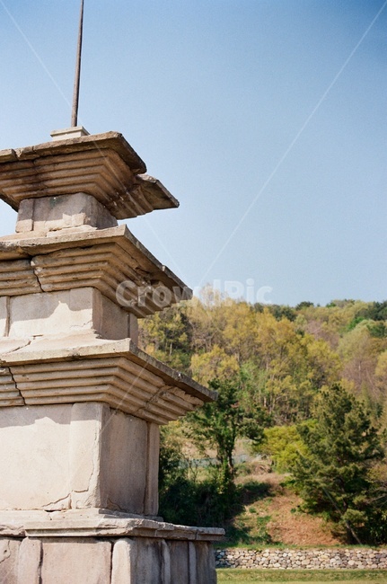 감은사지,경주,유적,탑,석탑,신라,필름사진,삼층석탑,한국전통,한국문화,korean traditional,korean culture,건축물,건물외관,exterior,building,structure,architecture,construction