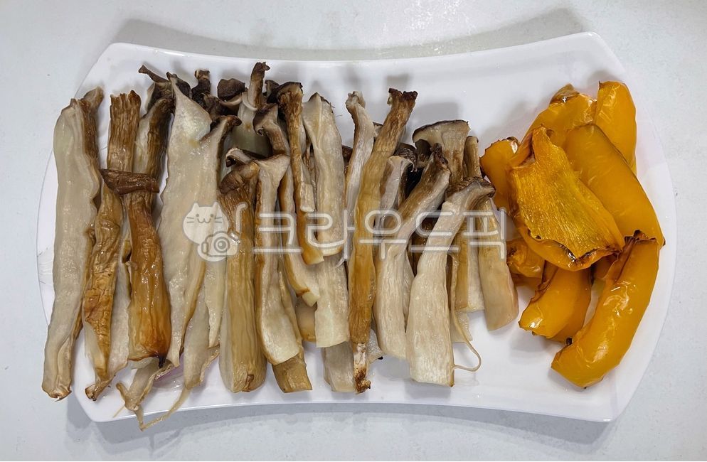 Air fryer recipes,cook,Grilled king oyster mushrooms,Grilled paprika,vegetable,food,paprika,King oyster mushroom,Air fryer grilling,Grilled mushrooms,dish,plant,ingredients,cooking,mushroom