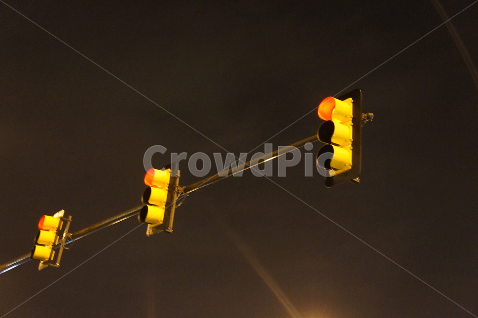신호등,trafficlight,빛,light,dark,밤,black,yellow
