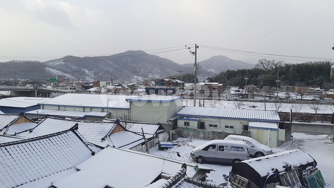 눈,마을,기와집,시골,집,눈오는날,날씨,snow,country,village,지붕,roof,snowy,winter,겨울,겨울,계절,winter,season,시골,마을,풍경,landscape,country,rural,town