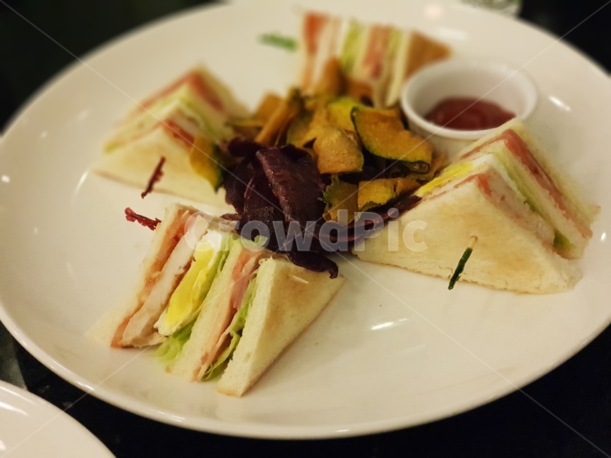 샌드위치,빵,sandwich,치킨샌드위치,브런치,음식,식재료,요리,food,cook,meal,dishes,food reserves,아침식사,조식,브런치,breakfast,brunch
