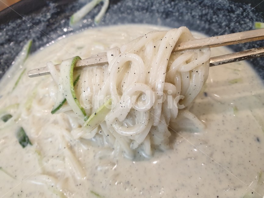 콩국수,맛집,음식,식사,메뉴,요리,한국요리,면,누들,noodle,별미,여름철별미,식당,레시피,recipe,food,군것질,kongguksu,그릇,접시,젓가락,음식,식재료,요리,food,cook,meal,dishes,food reserves,면류,면요리,noodles,한식,한국음식,한국요리,korean food,korean dishes,korean meal,korean cook
